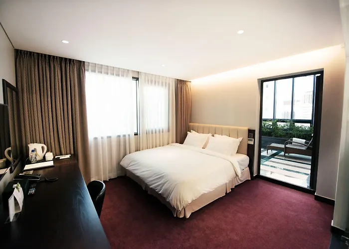 Klaven Myeongdong Hall Hotel 3*